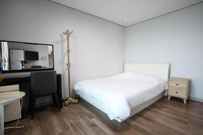 Poem House Aparthotel Jeju Buitenkant foto